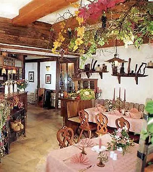 Spundloch- Das Hotel & Weinrestaurant Veitshochheim 3*,